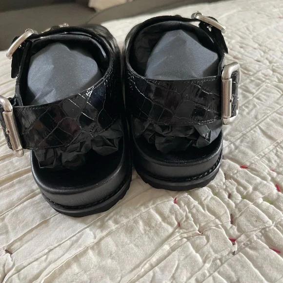 Freda Salvador NWT Piper Sandals.  size 8 Croc embossed. Beautiful quality - Picture 5 of 6